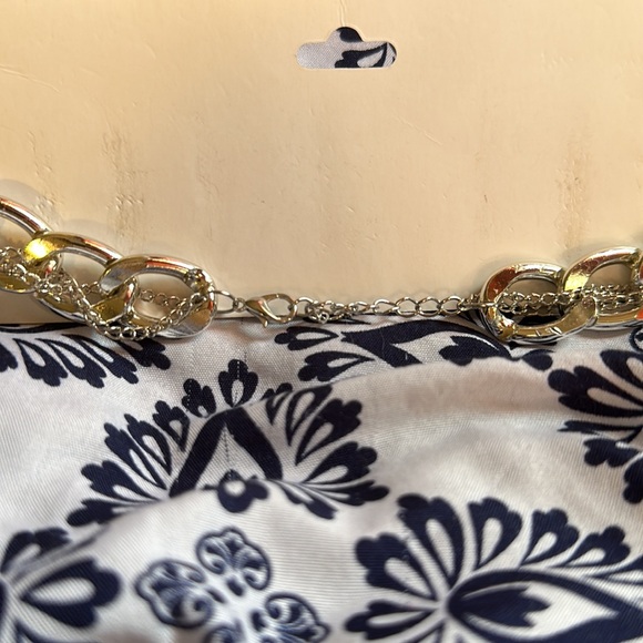 Chloe’s Accessory Silver Necklace in silver lead compliant - Picture 6 of 8